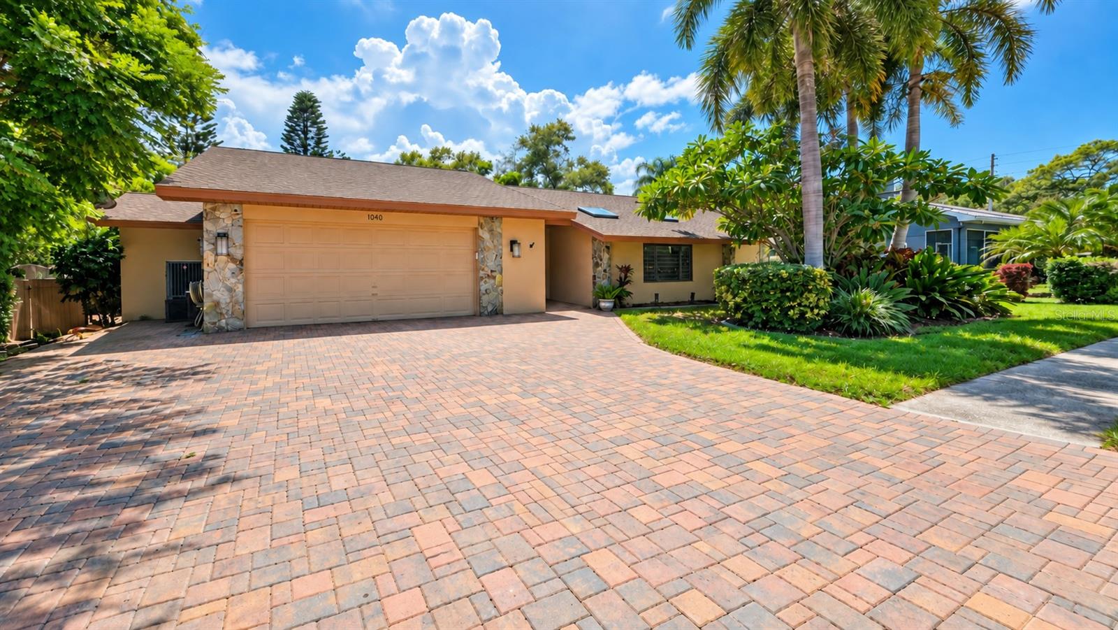 1040 ROSETREE LN — photo 2