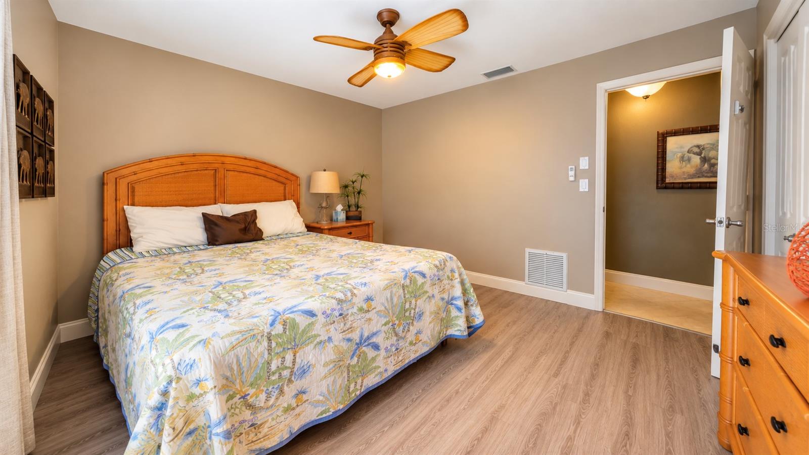 1040 ROSETREE LN — photo 29
