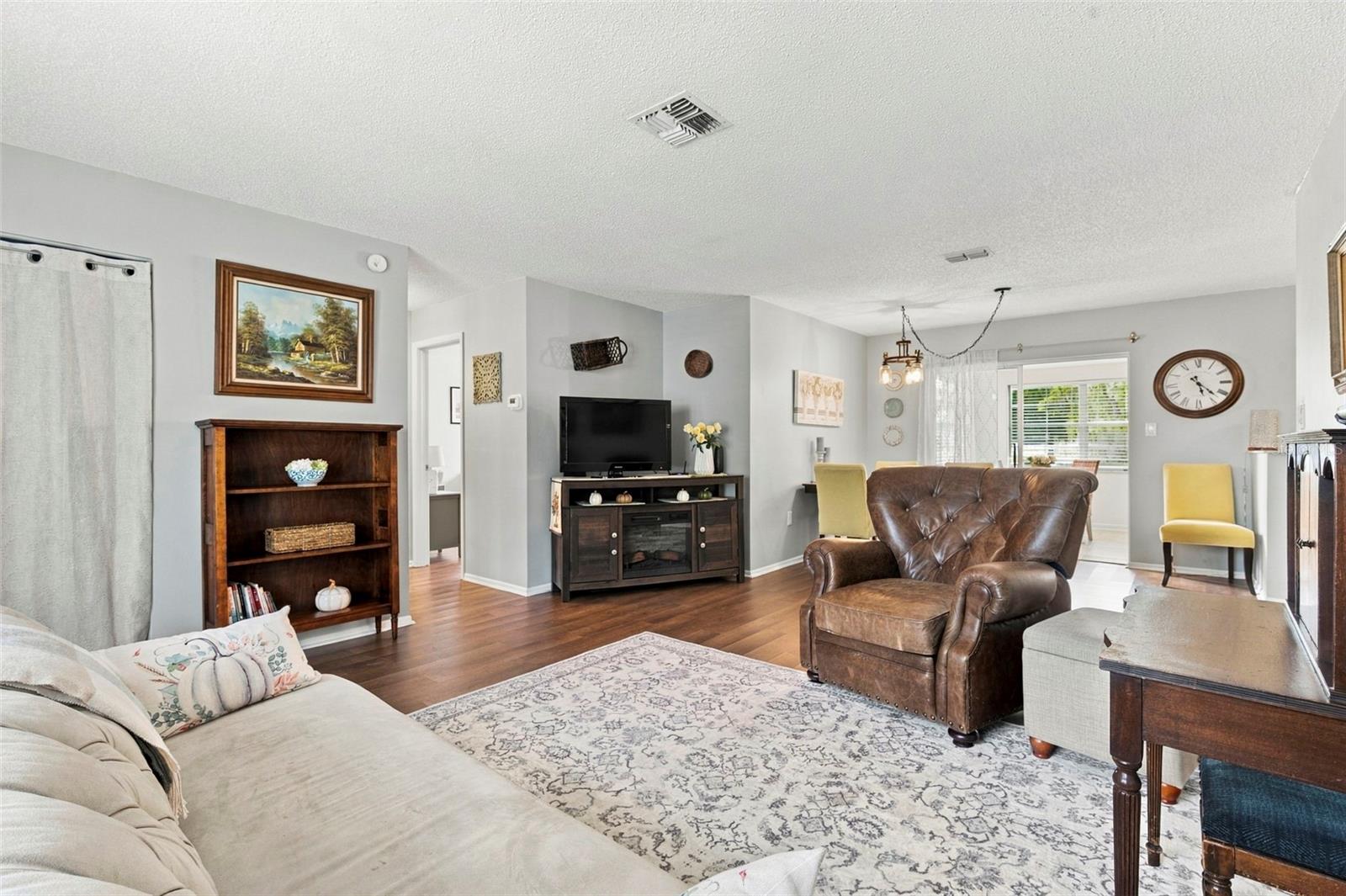 4620 TIBURON DR — photo 4