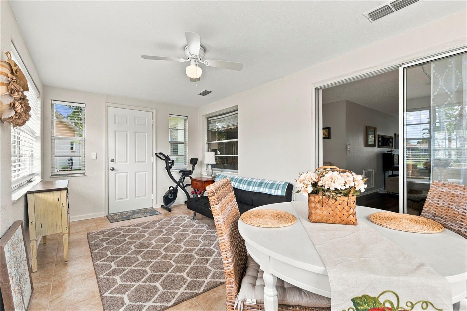 4620 TIBURON DR — photo 11