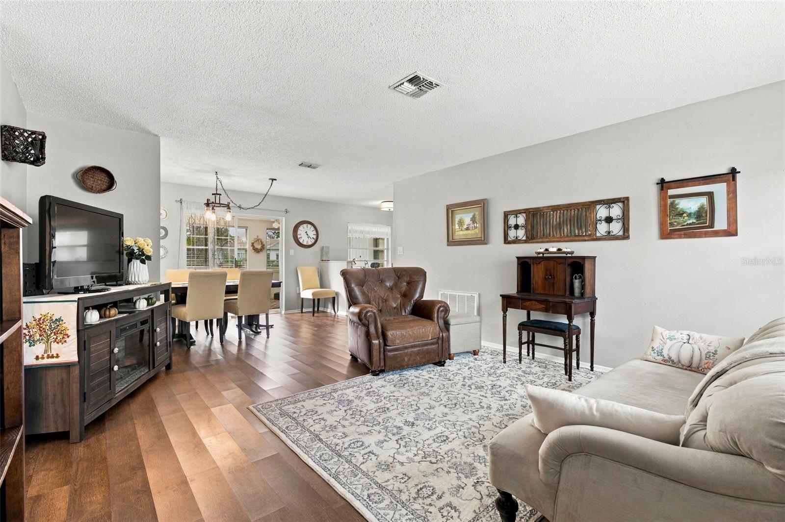 4620 TIBURON DR — photo 3