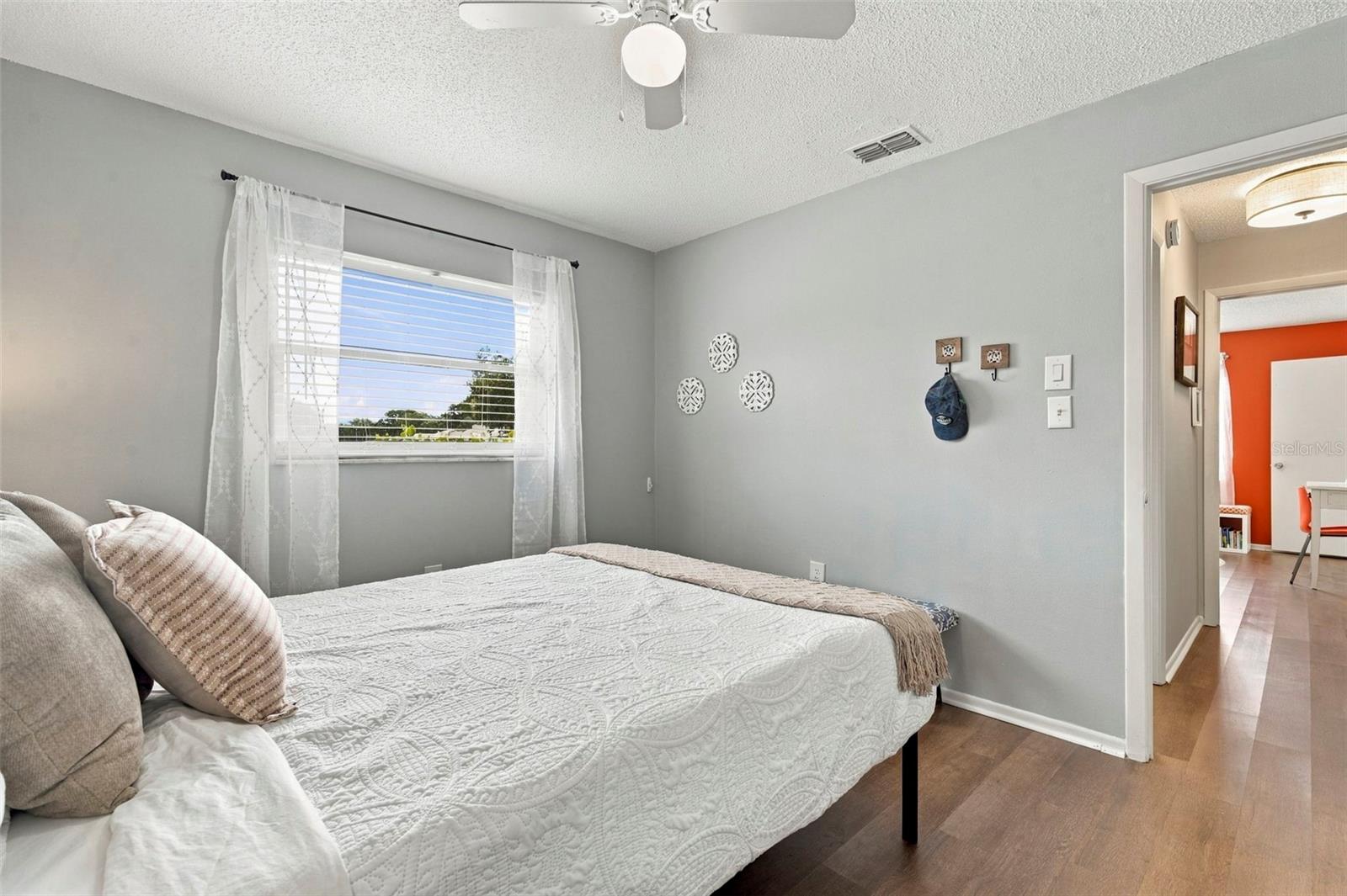 4620 TIBURON DR — photo 32