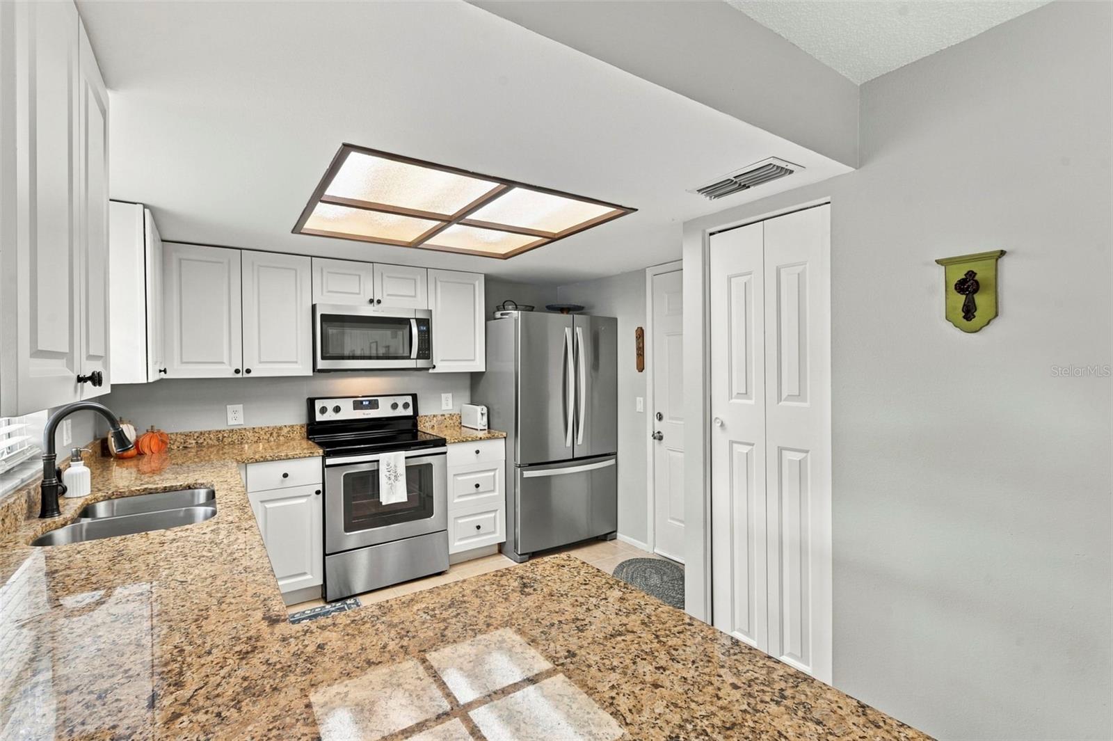 4620 TIBURON DR — photo 15