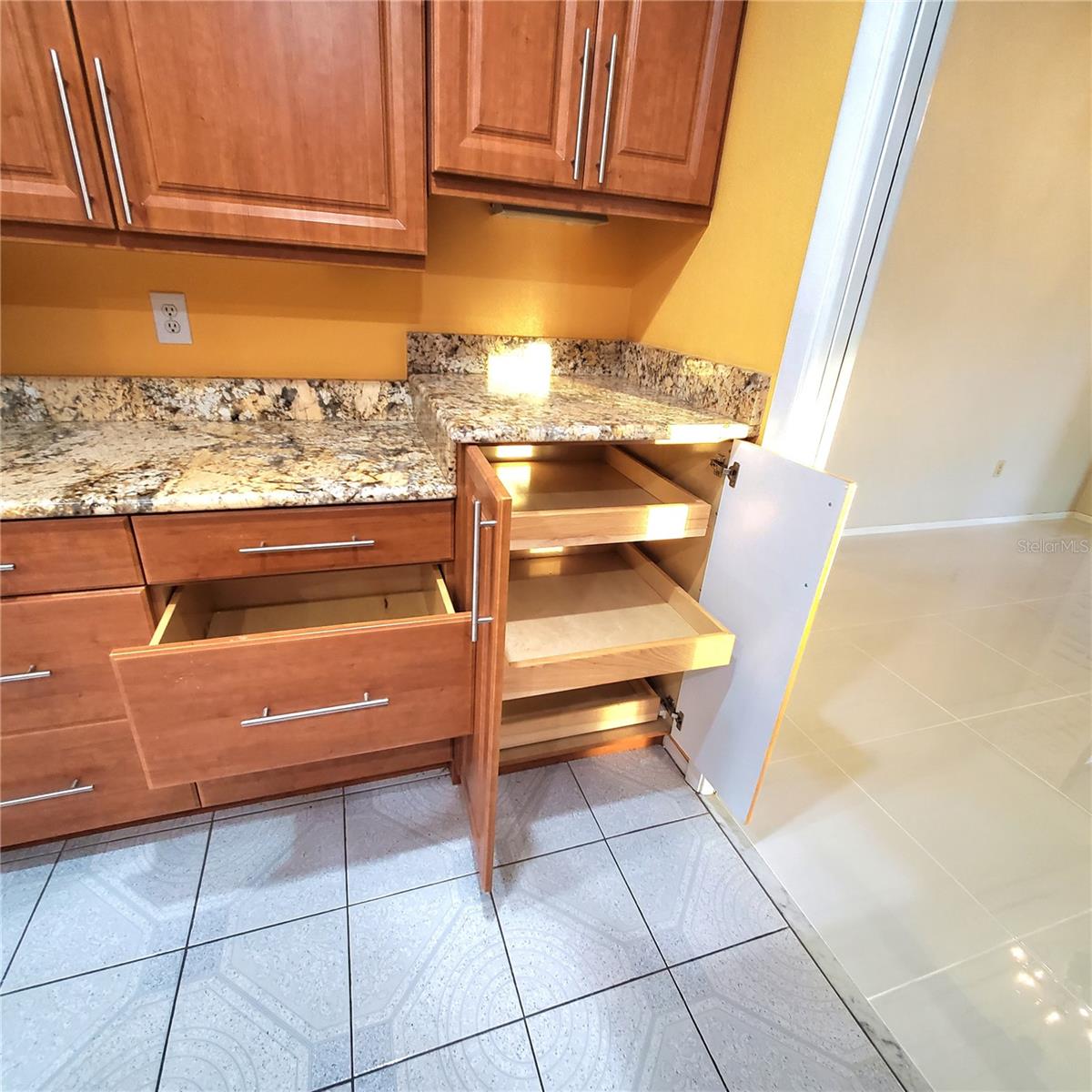 49 SANDSTONE CIR — photo 6