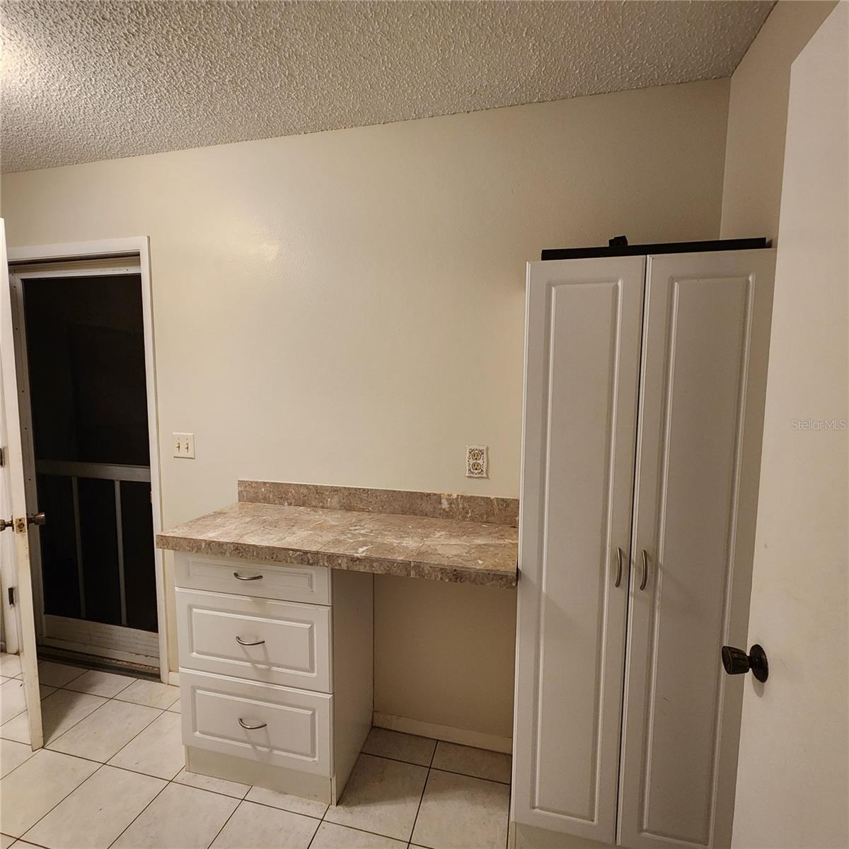 49 SANDSTONE CIR — photo 17