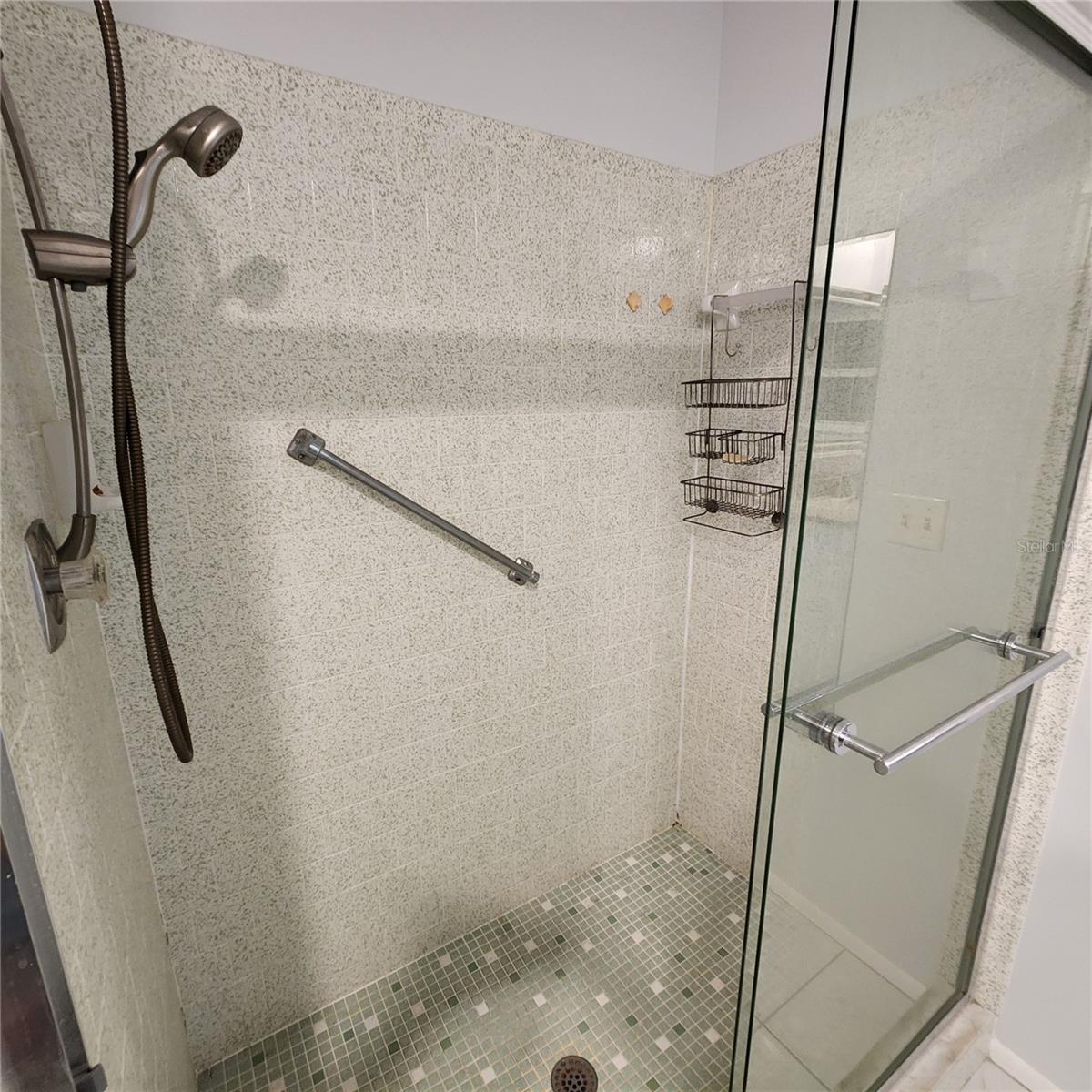 49 SANDSTONE CIR — photo 33
