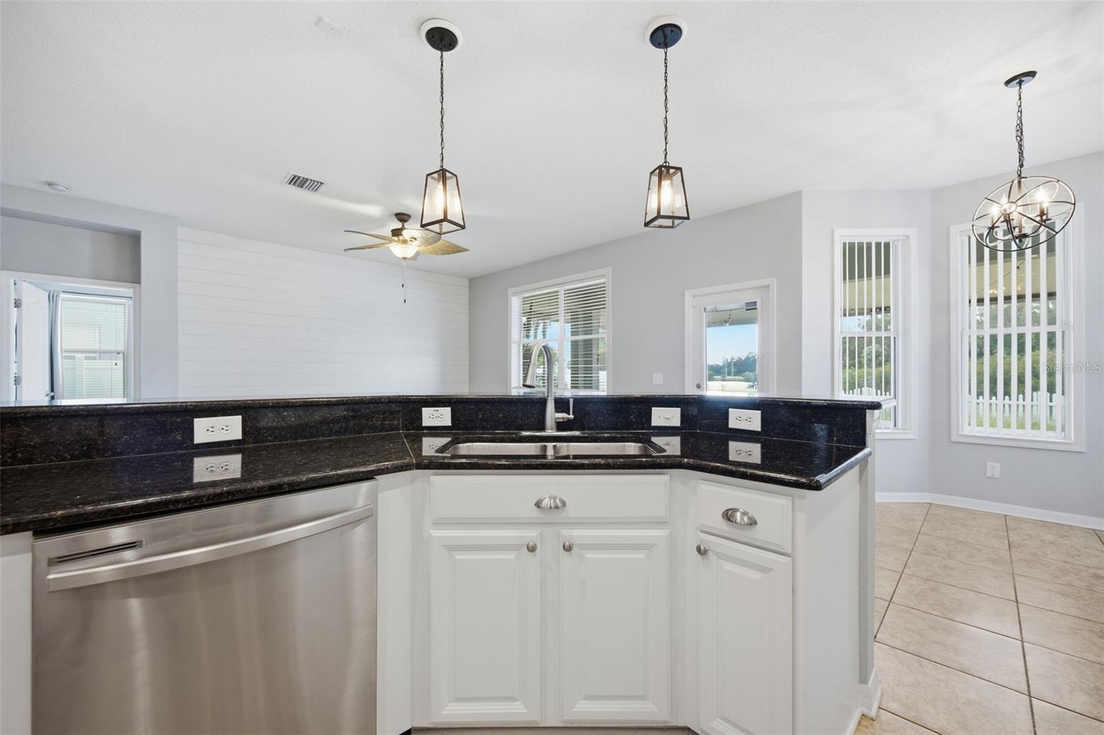 7207 FOREST MERE DR — photo 13