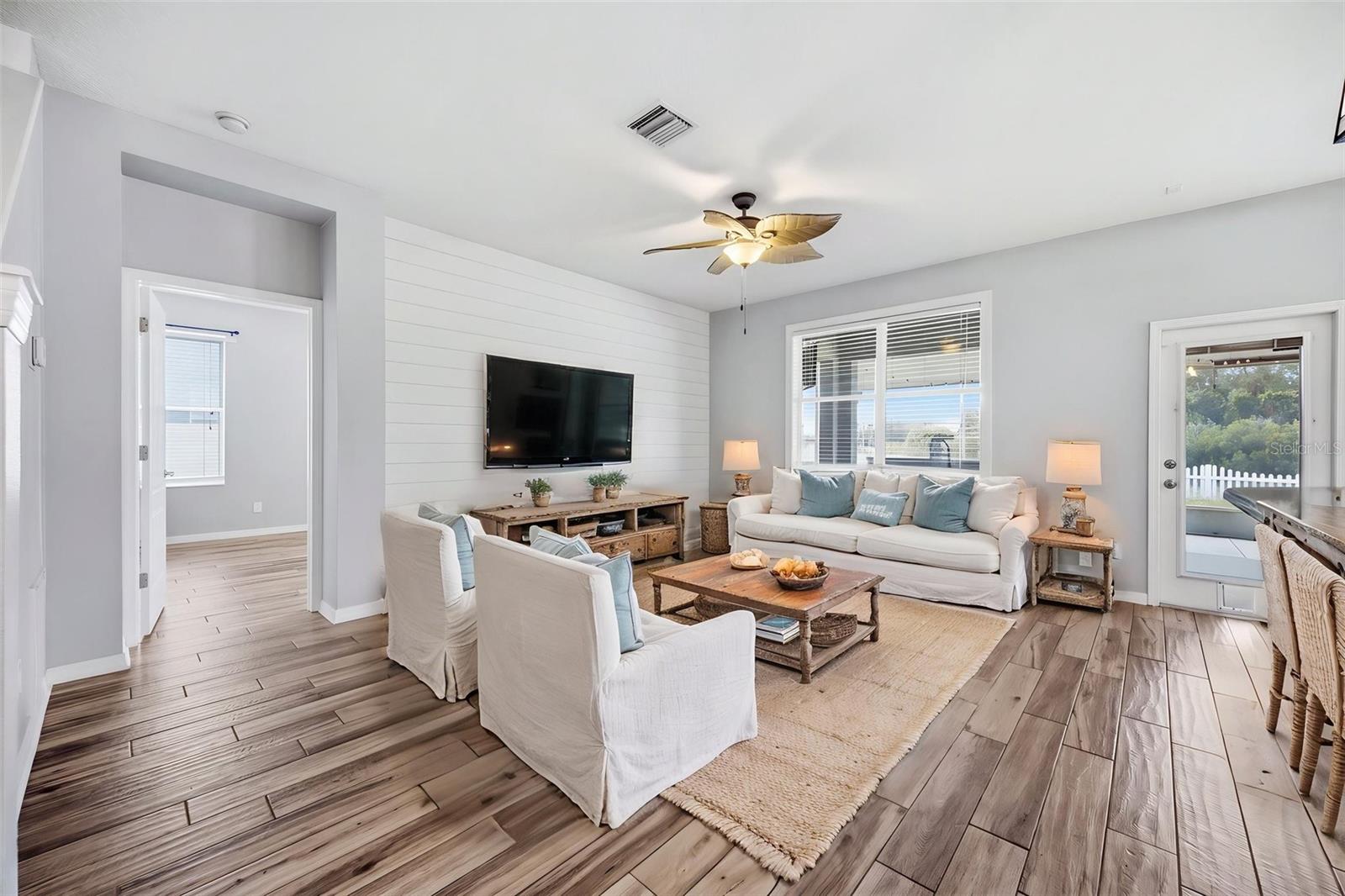 7207 FOREST MERE DR — photo 9