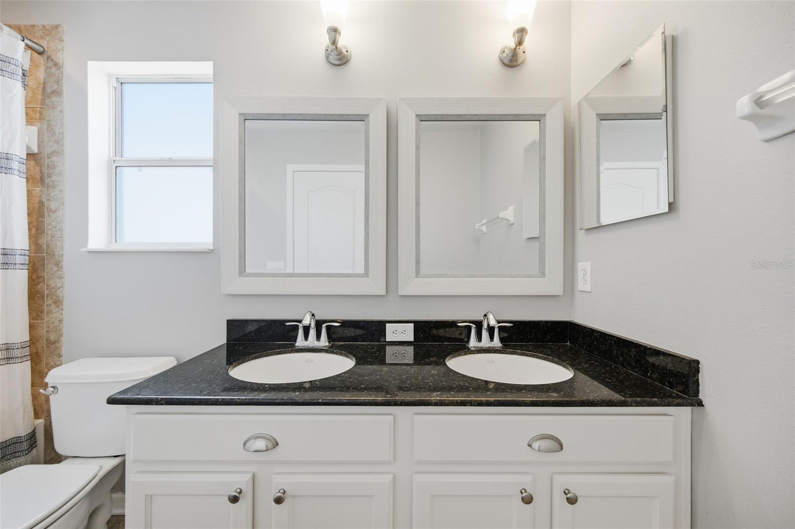 7207 FOREST MERE DR — photo 32