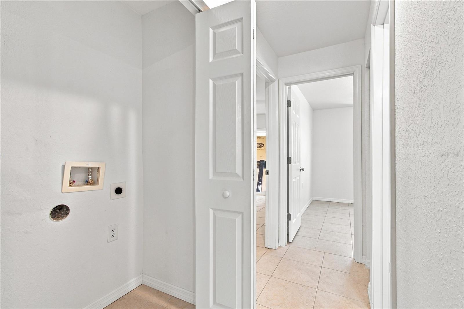 6310 PROVIDENCE CIR #6 — photo 38