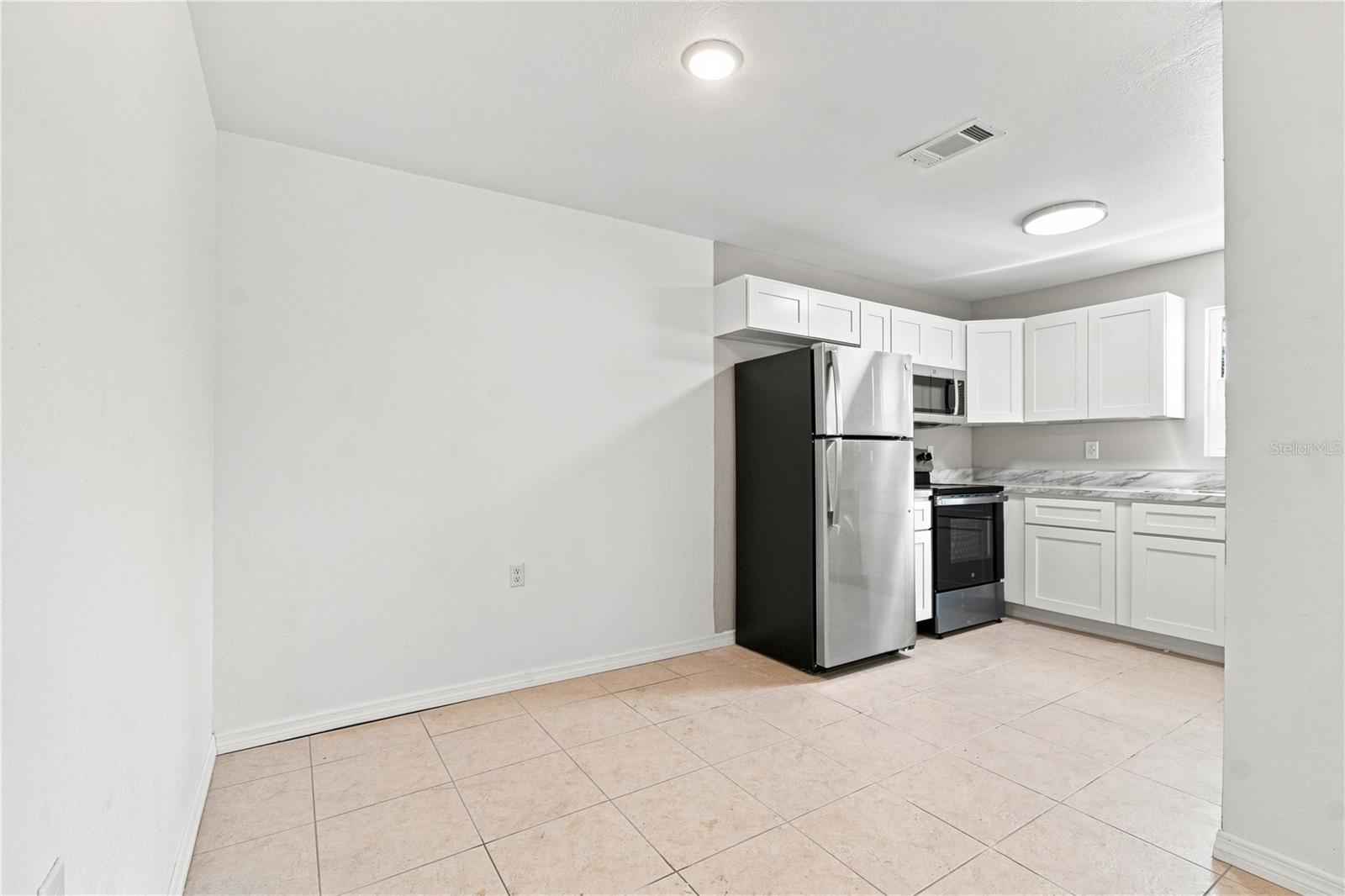 6310 PROVIDENCE CIR #6 — photo 11