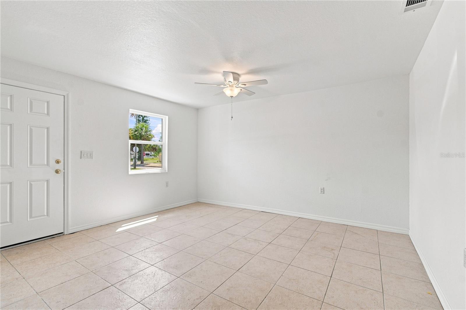 6310 PROVIDENCE CIR #6 — photo 10