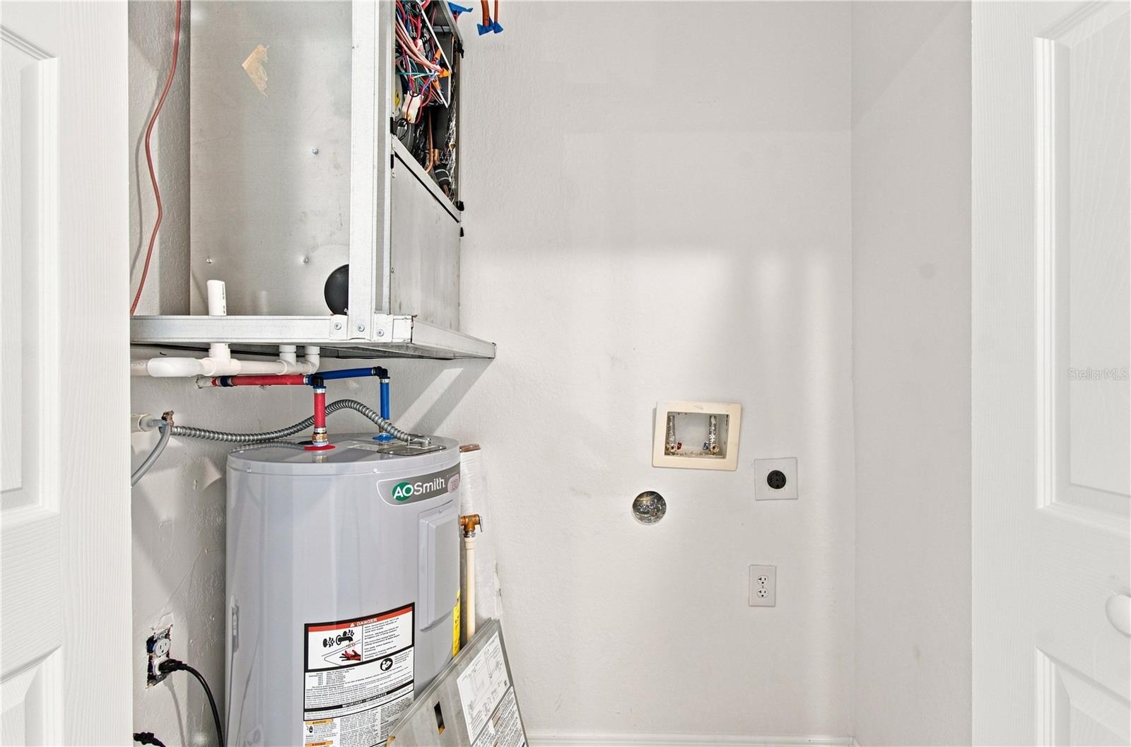 6310 PROVIDENCE CIR #6 — photo 37