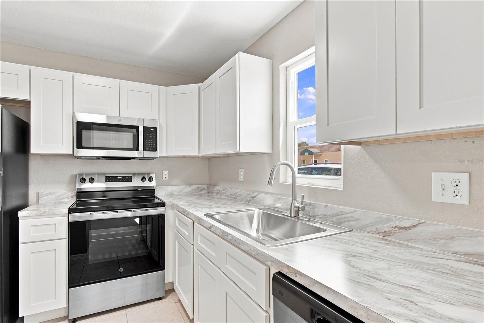 6310 PROVIDENCE CIR #6 — photo 20