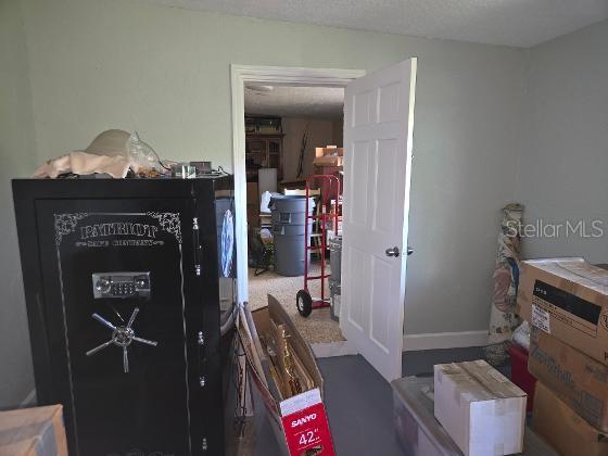 324 GOLDEN SANDS DR — photo 14