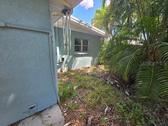 324 GOLDEN SANDS DR — photo 18