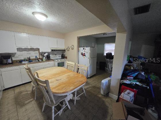 324 GOLDEN SANDS DR — photo 4