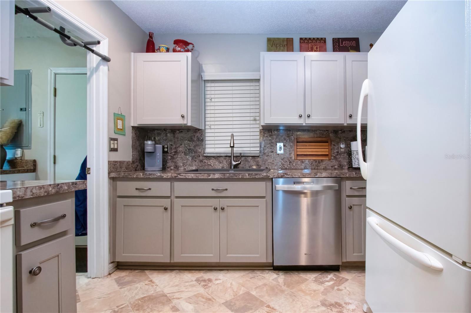 1308 BLUEWATER DR — photo 15