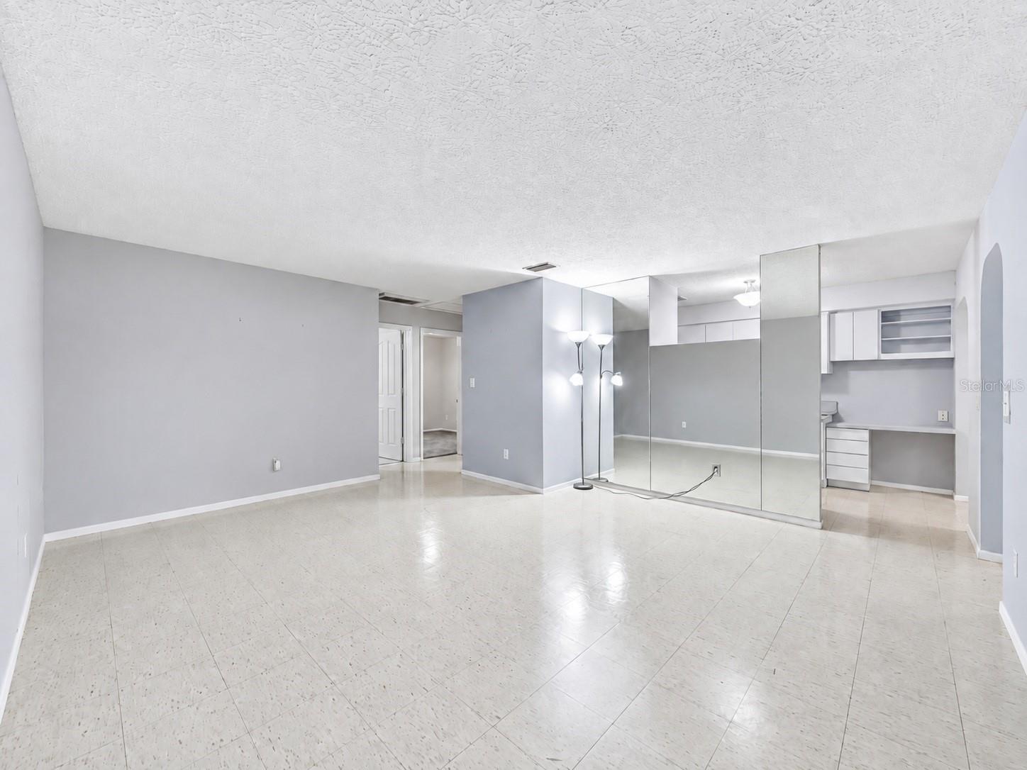 1026 W RAMBLA ST — photo 5