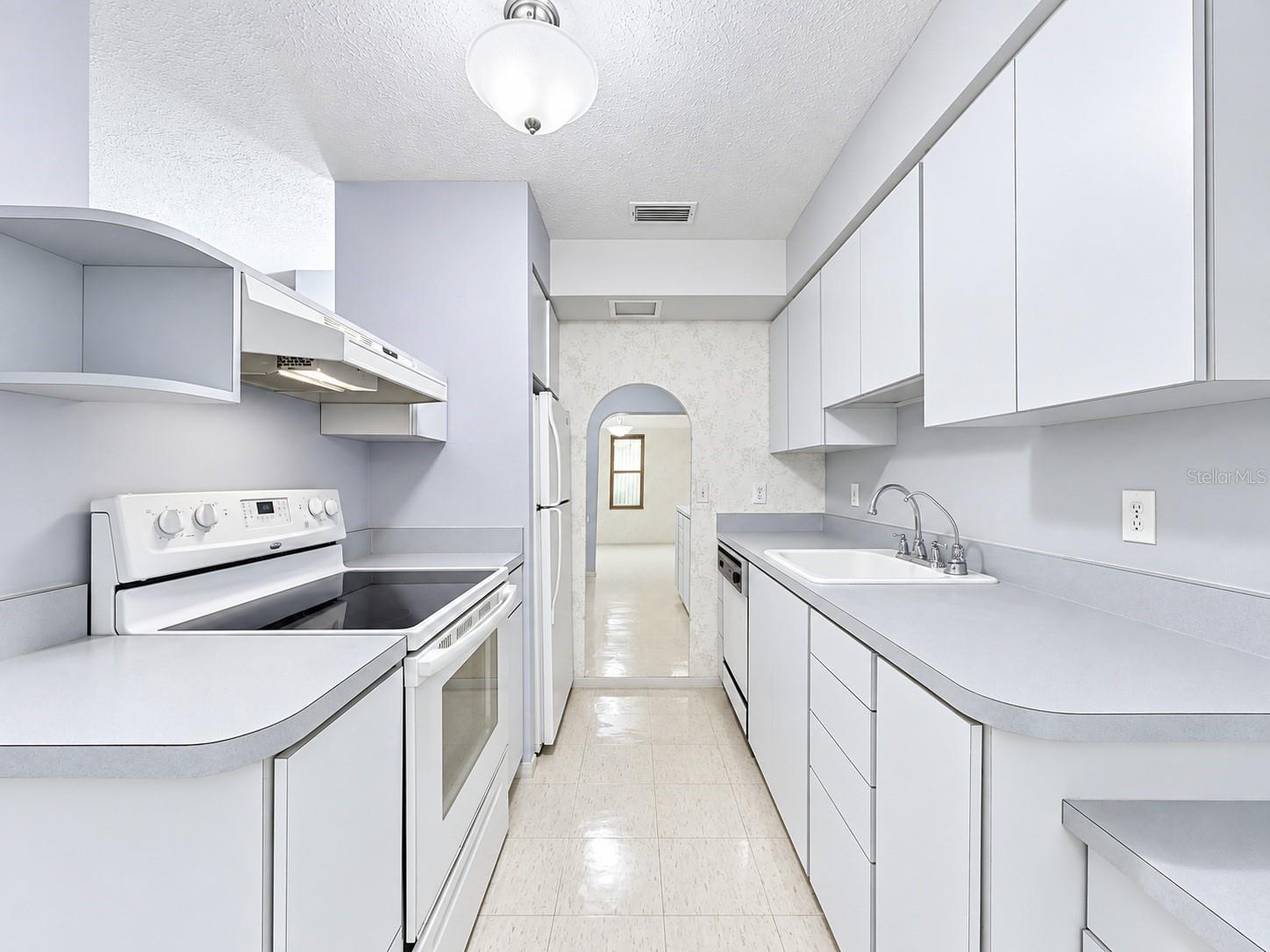1026 W RAMBLA ST — photo 8