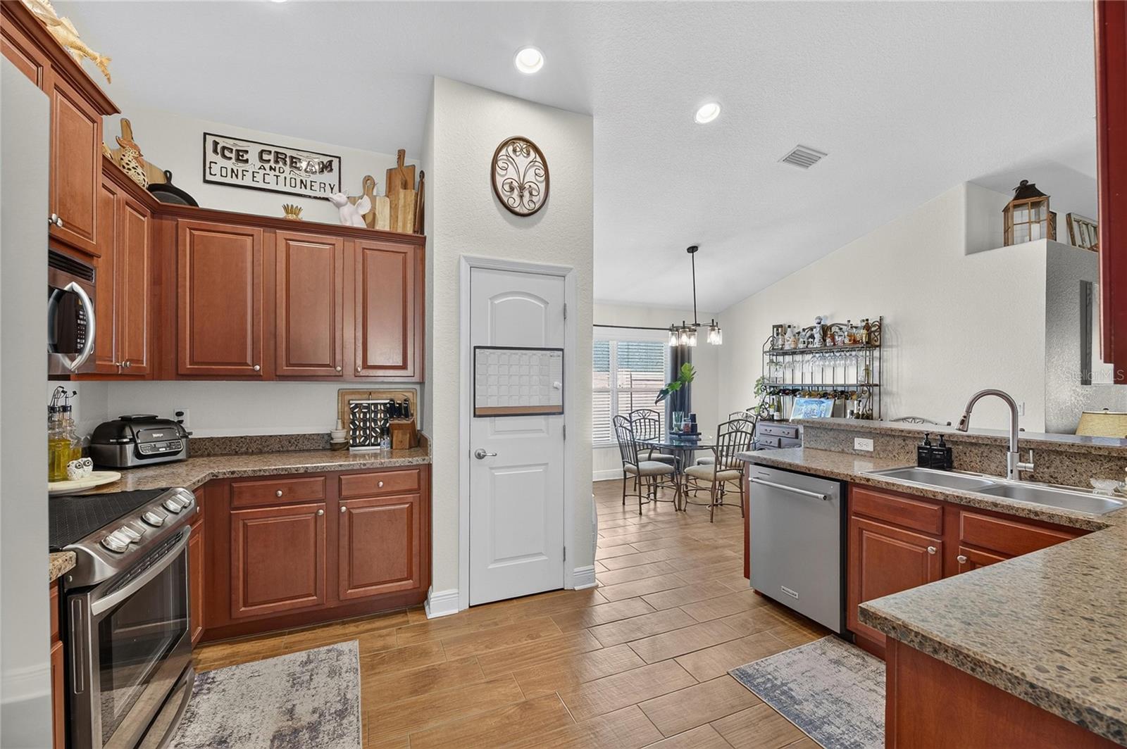 10747 STANDING STONE DR — photo 9