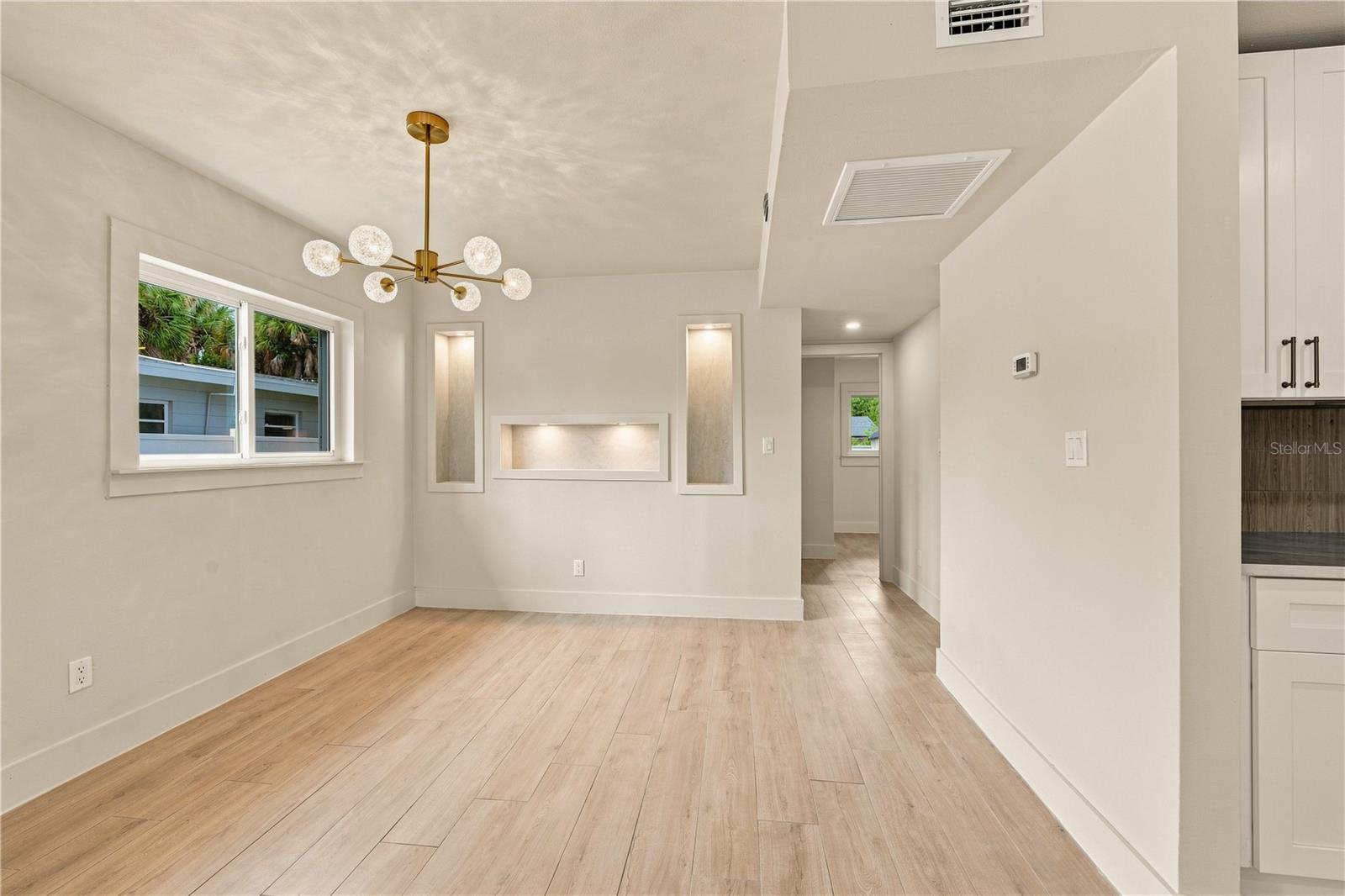 3946 HELENA ST NE — photo 14