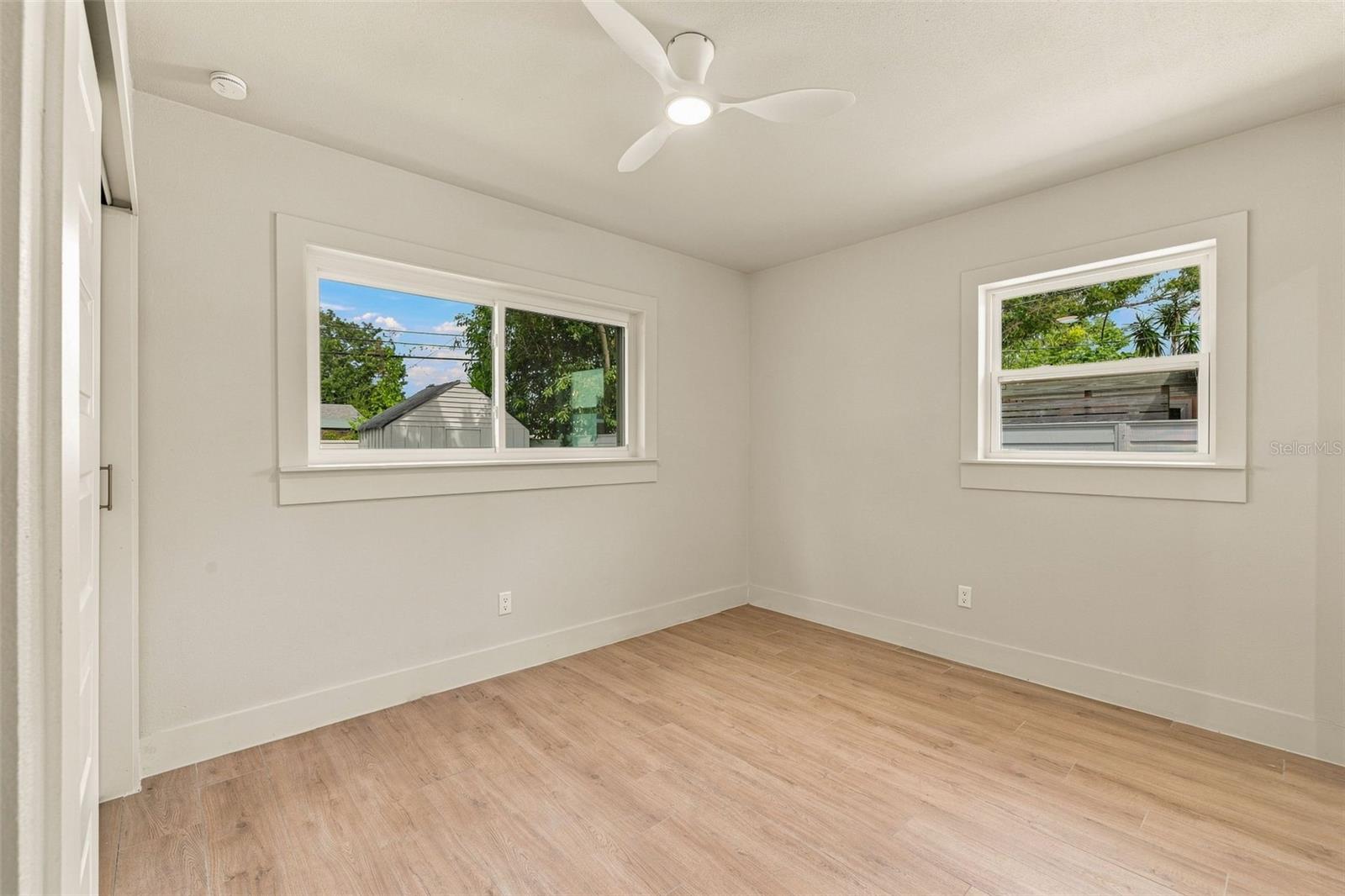 3946 HELENA ST NE — photo 21