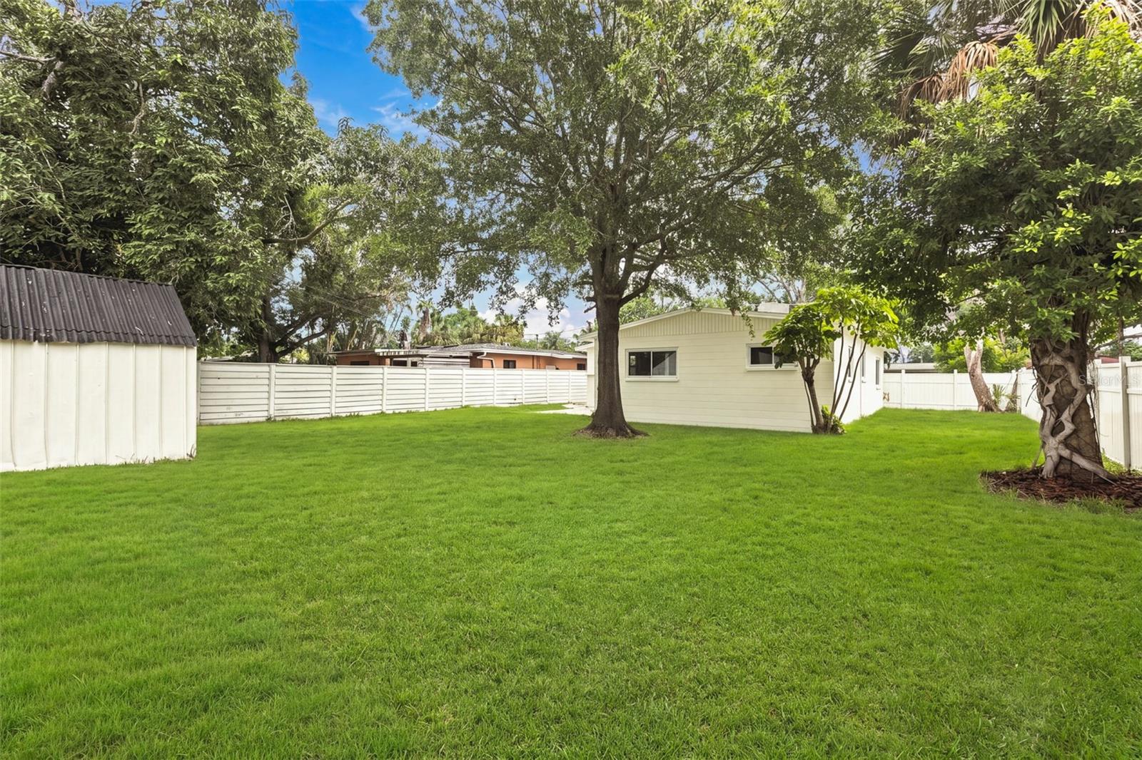 3946 HELENA ST NE — photo 29