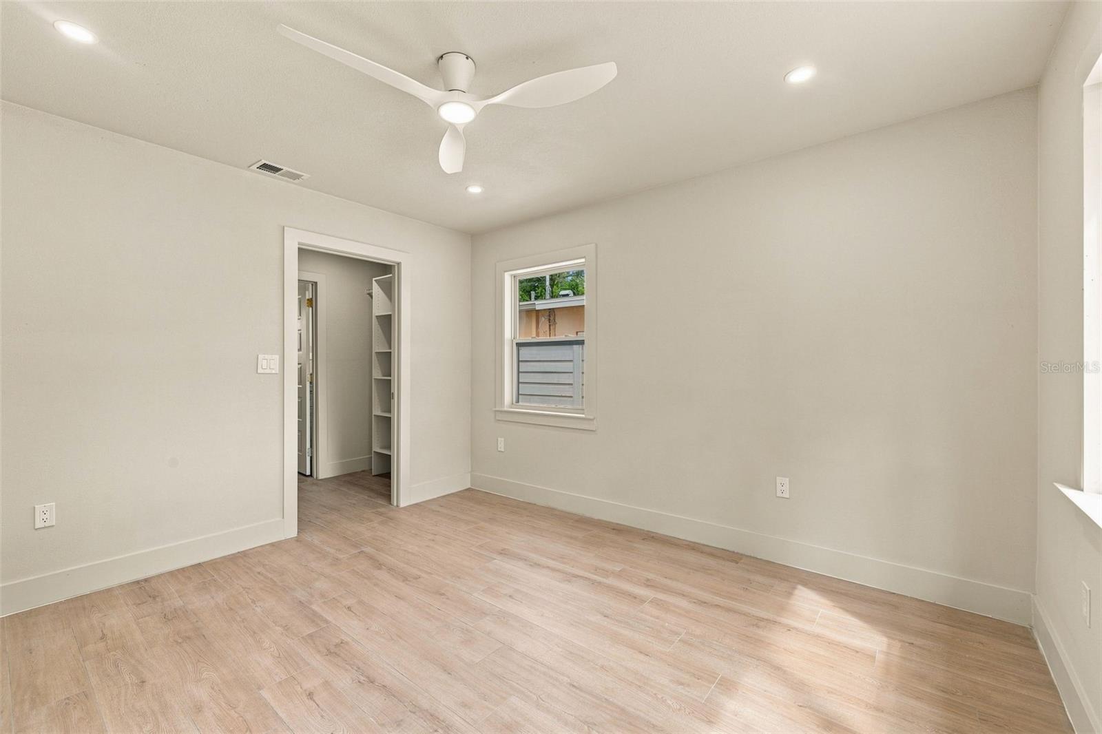 3946 HELENA ST NE — photo 16