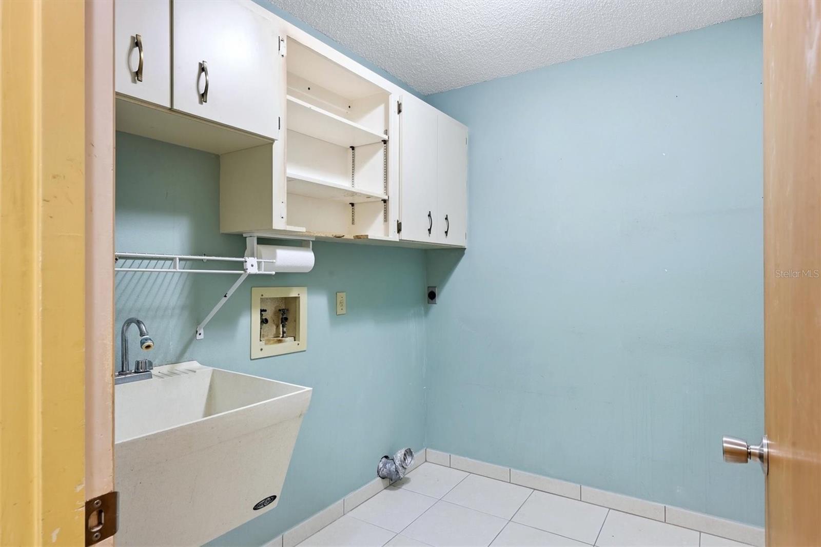 3280 SIESTA DR — photo 32