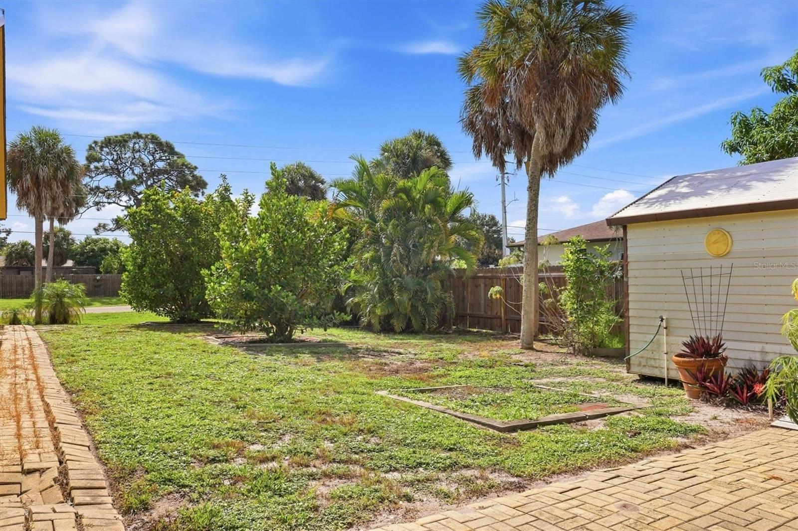 3280 SIESTA DR — photo 39