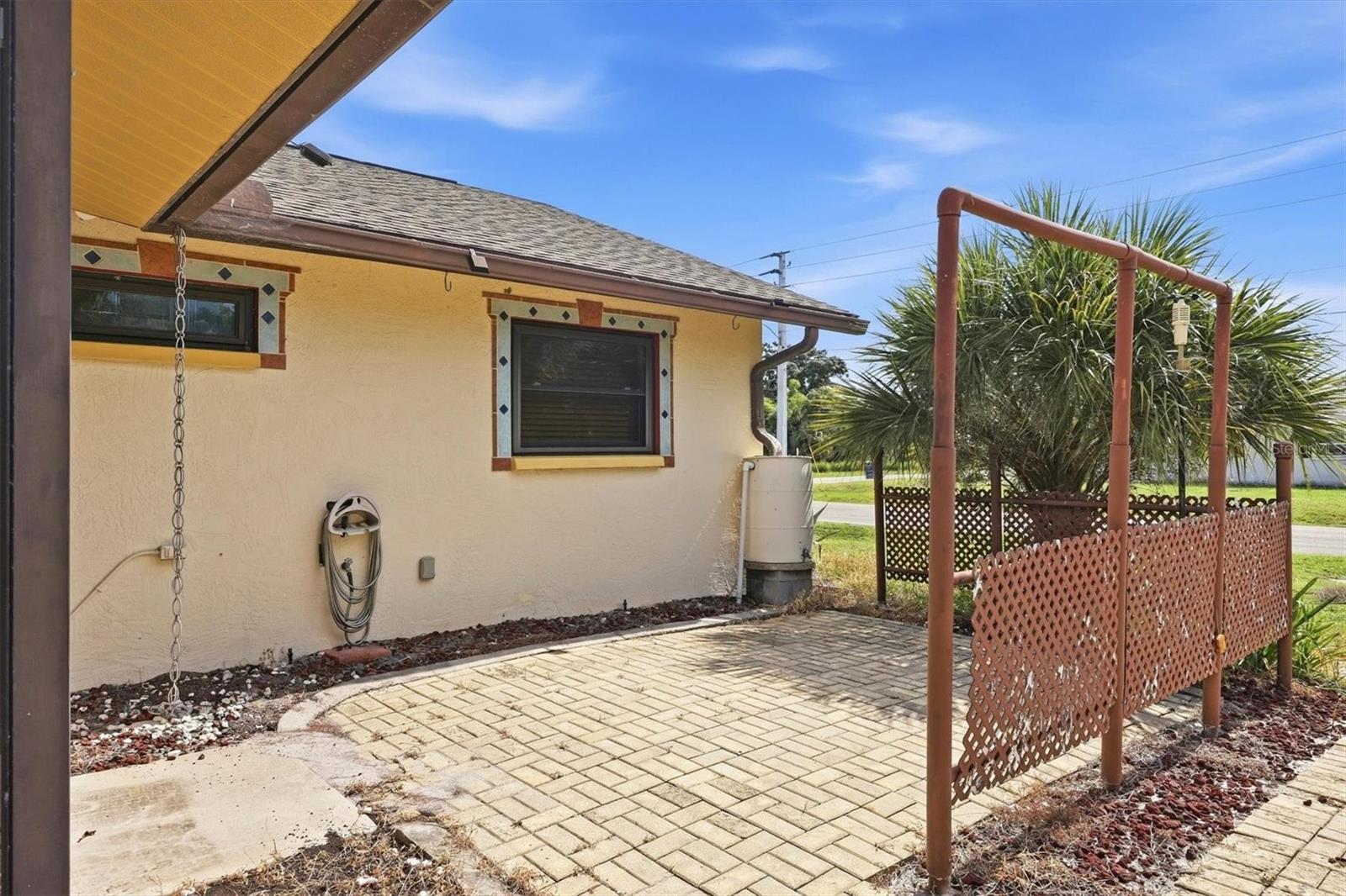 3280 SIESTA DR — photo 40