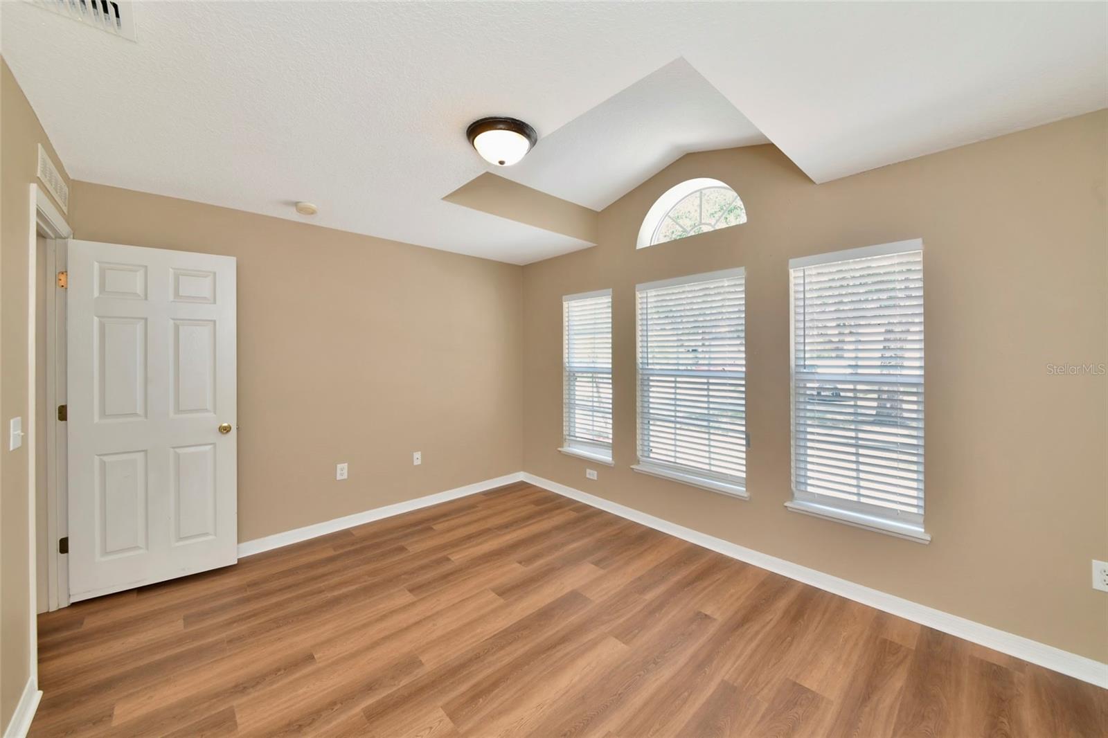 10919 BANYAN WOOD WAY — photo 2