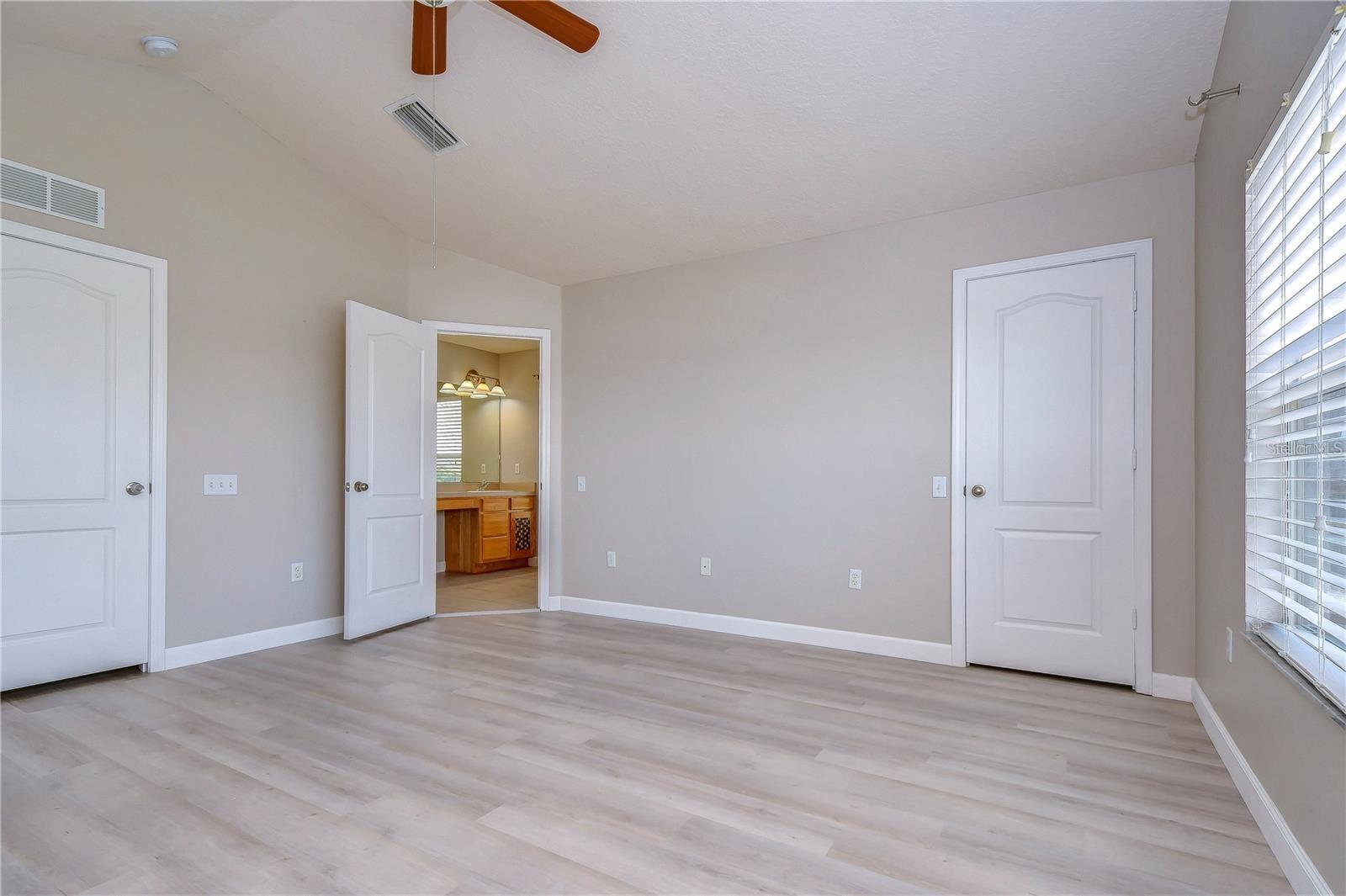 4744 POND RIDGE DR — photo 8