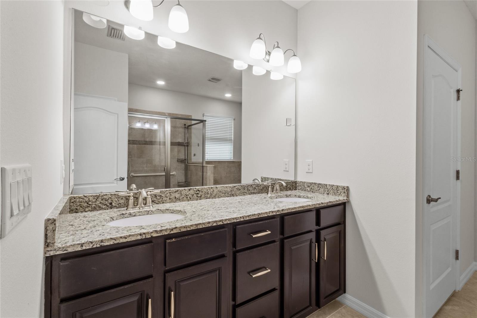 2924 ORIOLE DR — photo 20