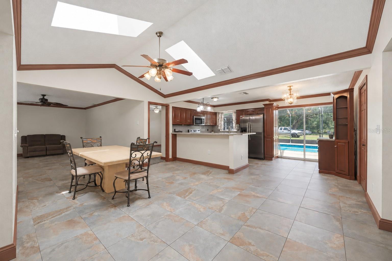 15440 HAYS RD — photo 8
