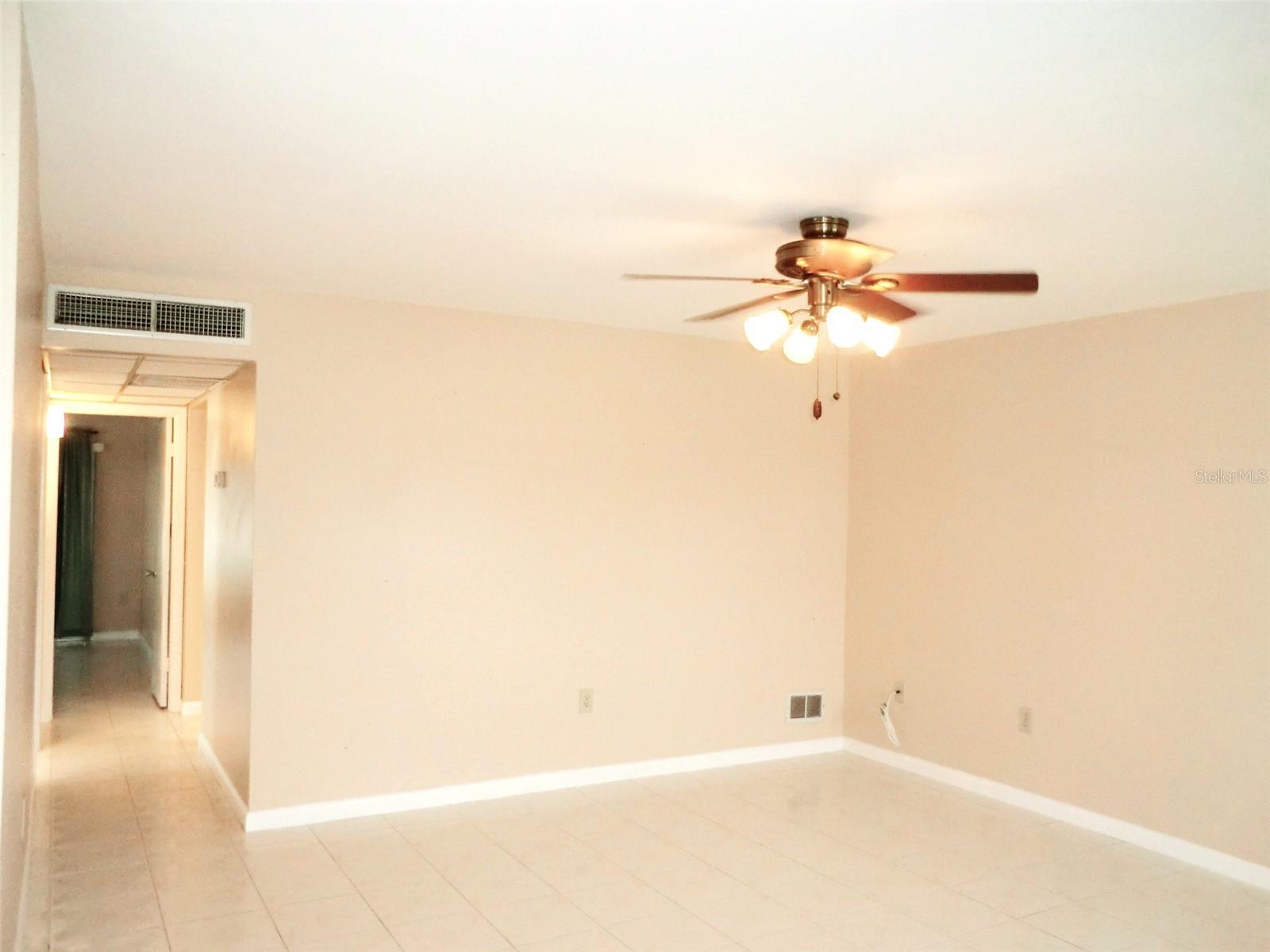 206 ANDOVER PL N #77 — photo 2
