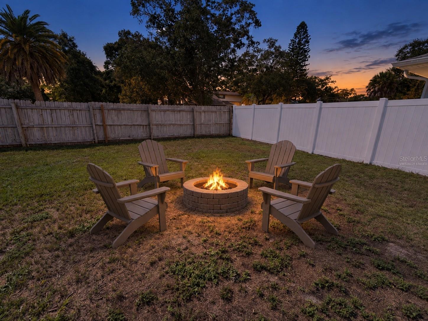 1450 CAROLYN LN — photo 3
