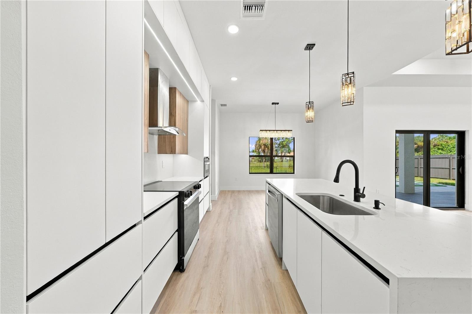 3320 TUPELO AVE — photo 8