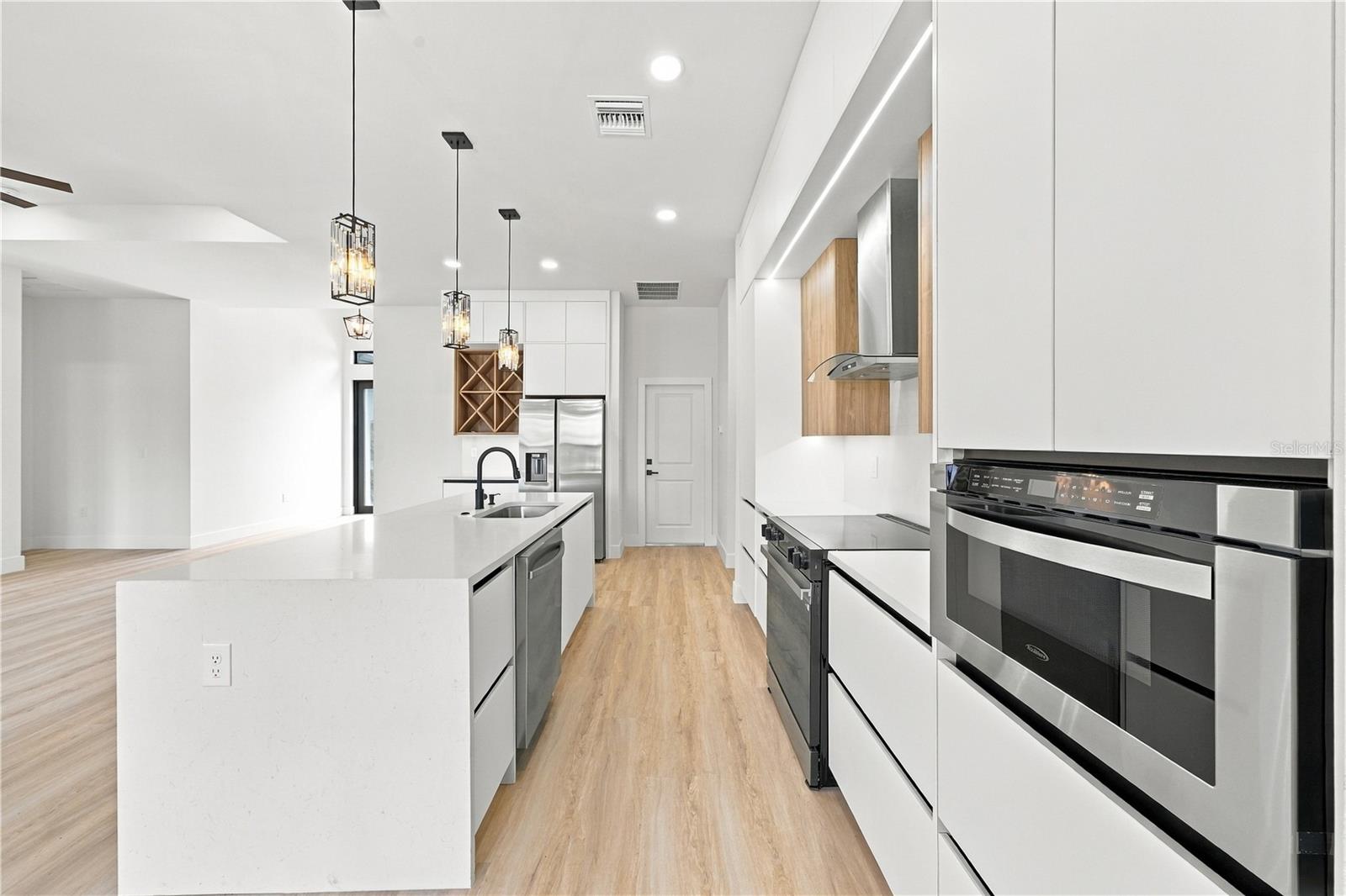 3320 TUPELO AVE — photo 12