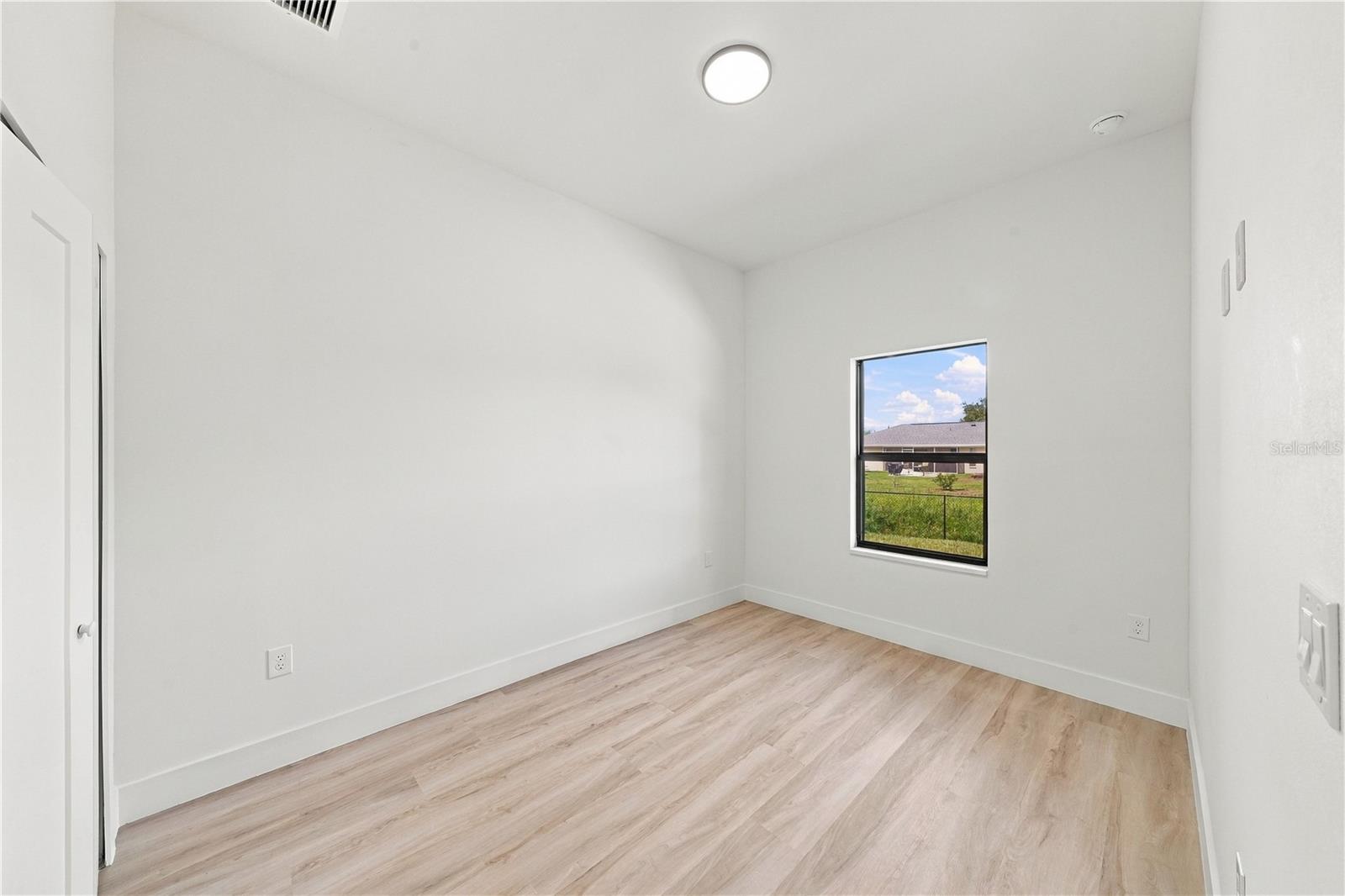 3320 TUPELO AVE — photo 25