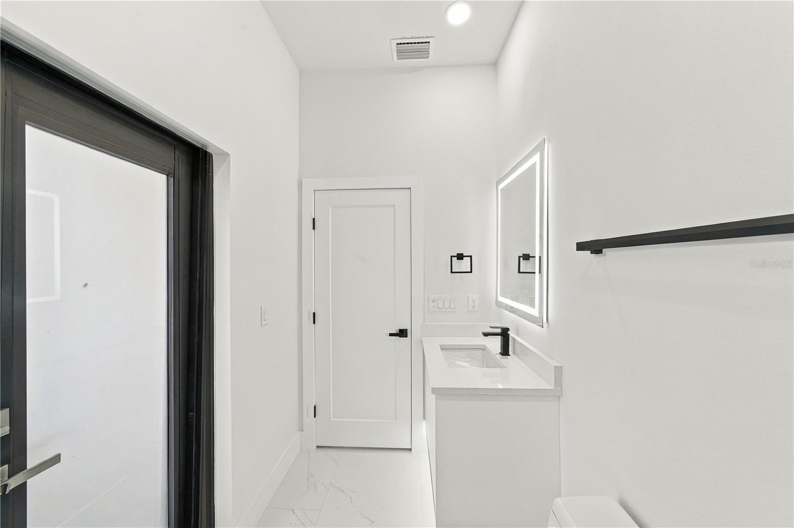 3320 TUPELO AVE — photo 28