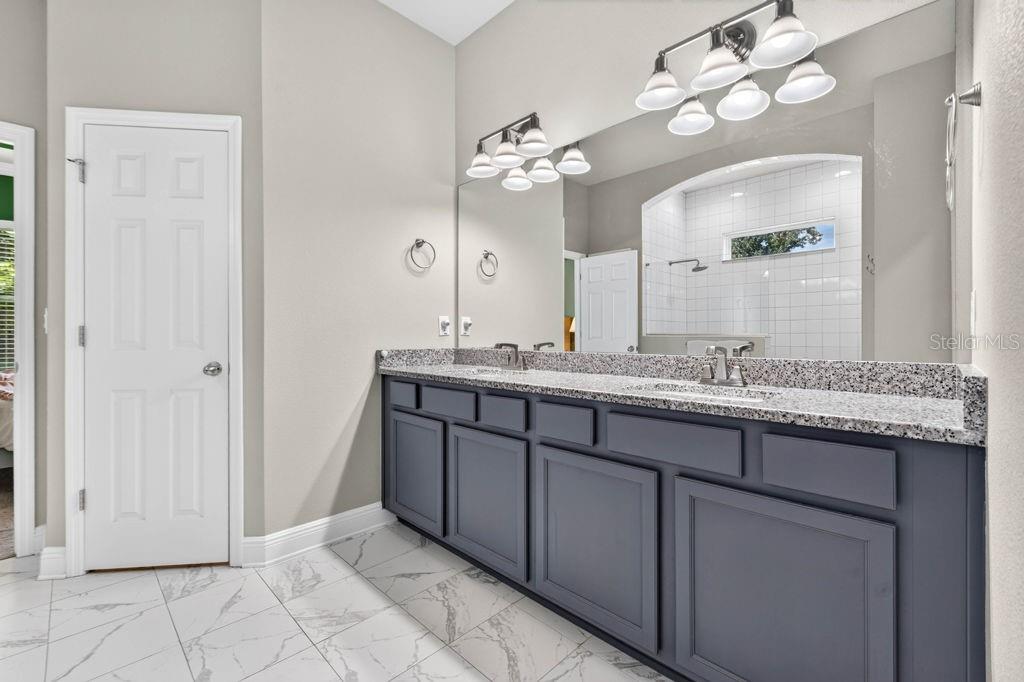 6127 SHADOWLAKE DR — photo 31