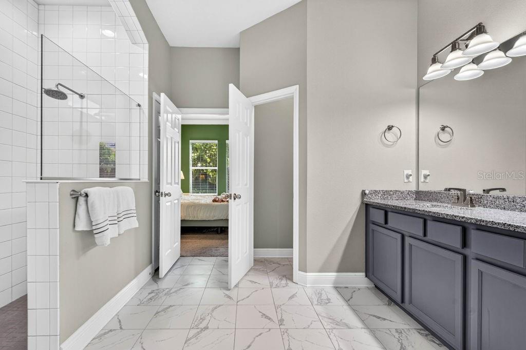 6127 SHADOWLAKE DR — photo 32