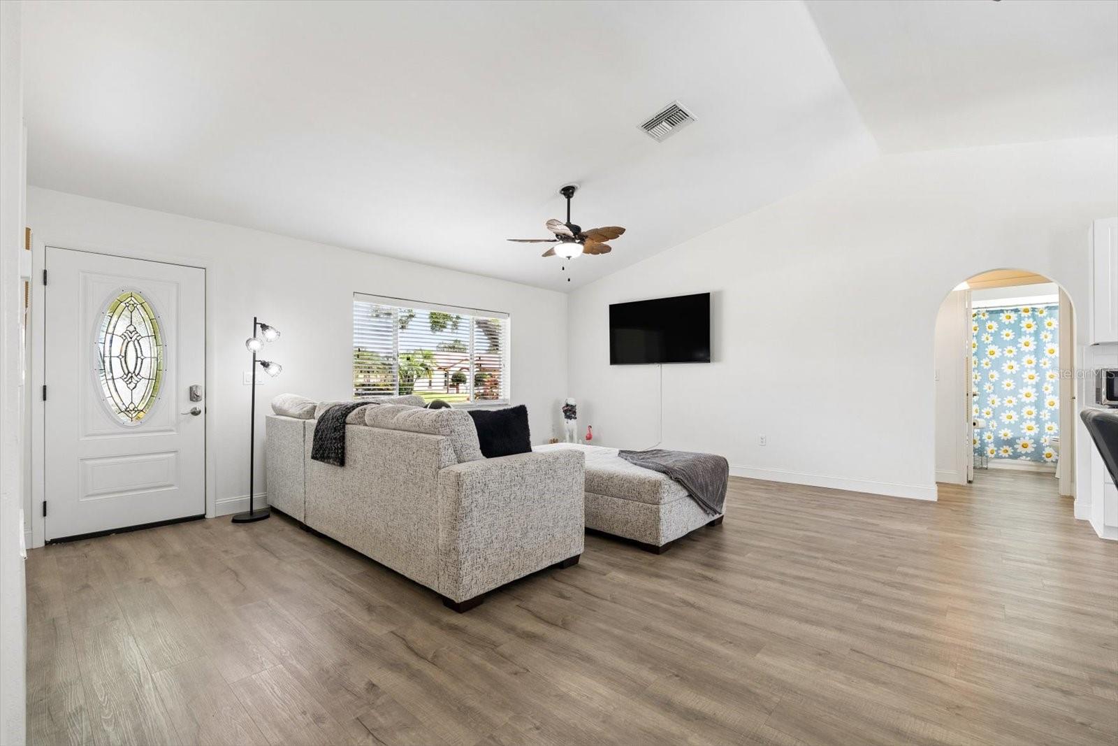 7409 FAIRWOOD AVE — photo 8