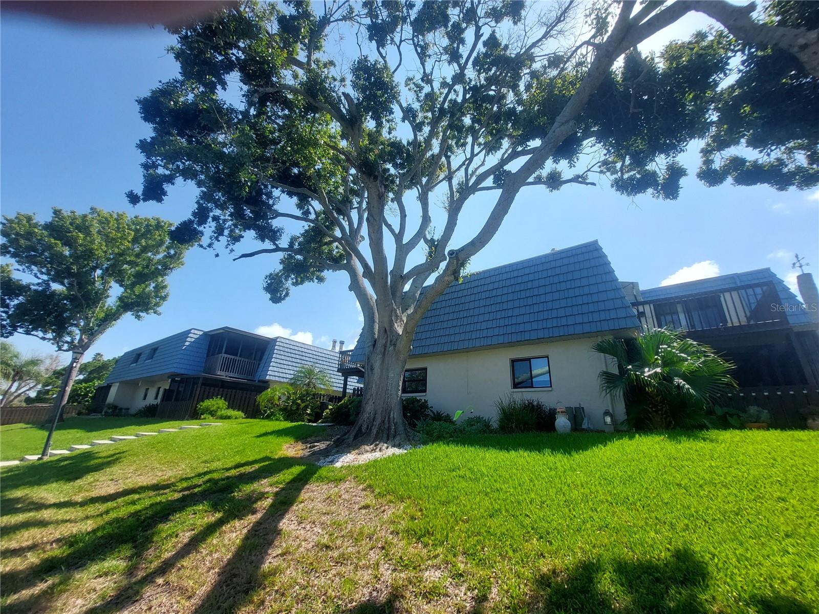 9446 TRADEWINDS AVE — photo 2