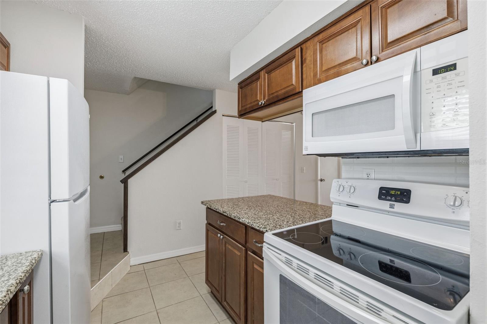 11906 CYPRESS HILL CIR — photo 9