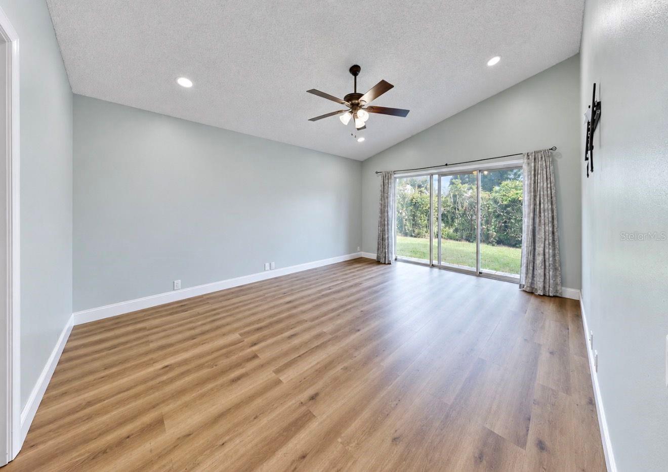 4115 MURFIELD DR E — photo 27