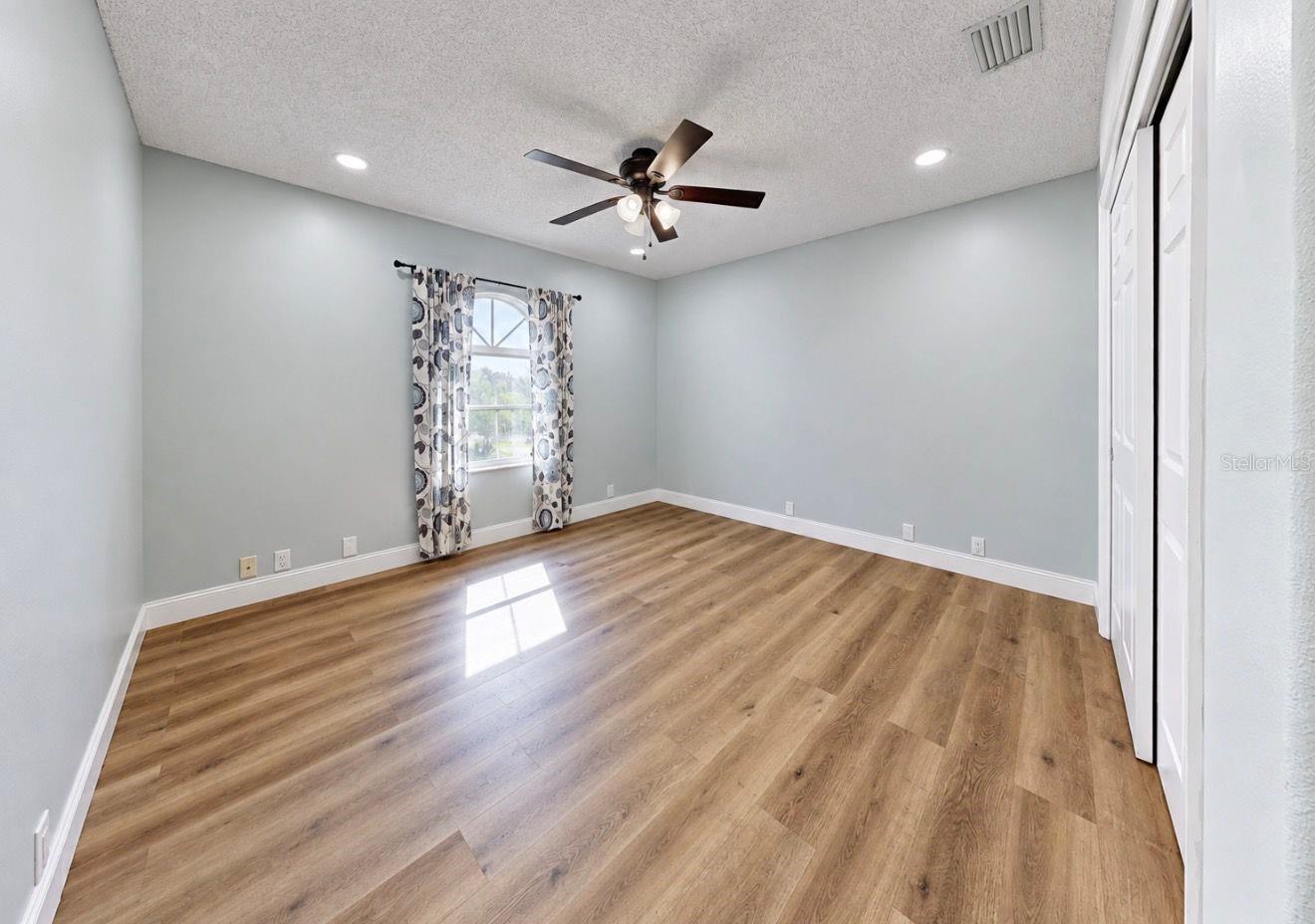 4115 MURFIELD DR E — photo 37