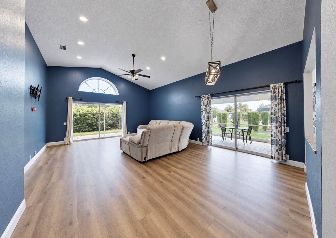 4115 MURFIELD DR E — photo 22